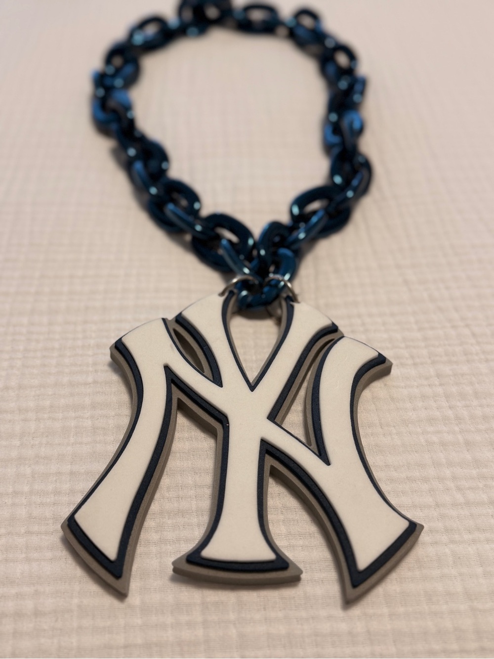 Yankees WinCraft Big Chain Logo Necklace - Navy Blue & White